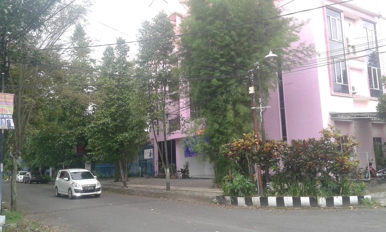 Ning Ed-Hotel Malang Dış mekan fotoğraf